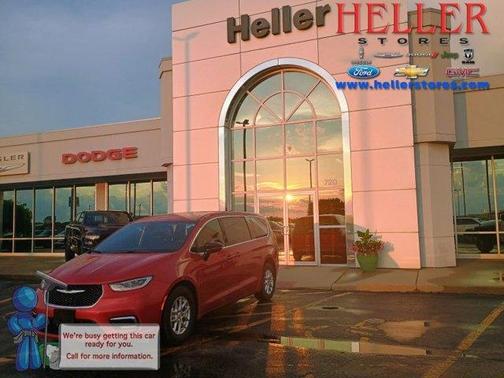2025 Chrysler Pacifica Select