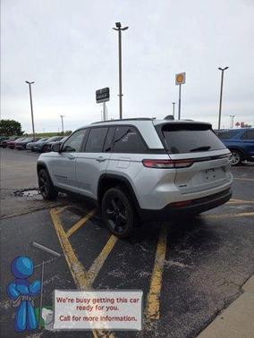 Silver Zynith 2023 Jeep Grand Cherokee Altitude
