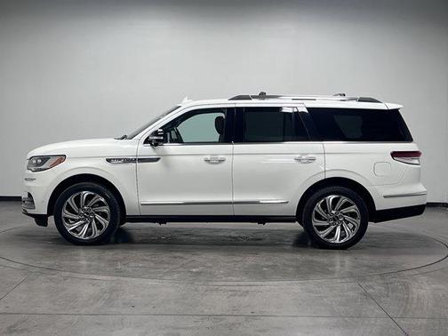 2023 Lincoln Navigator Reserve