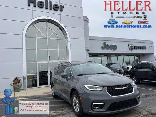 2022 Chrysler Pacifica Touring-L