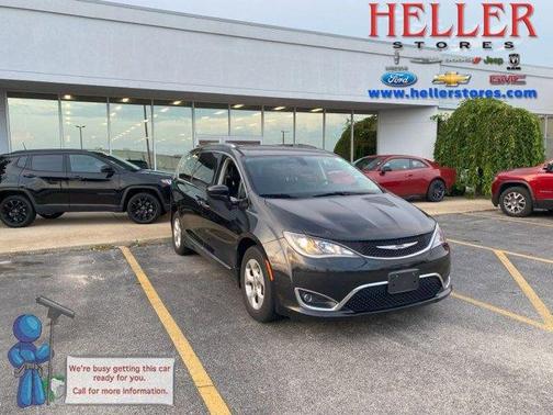 2017 Chrysler Pacifica Touring-L Plus