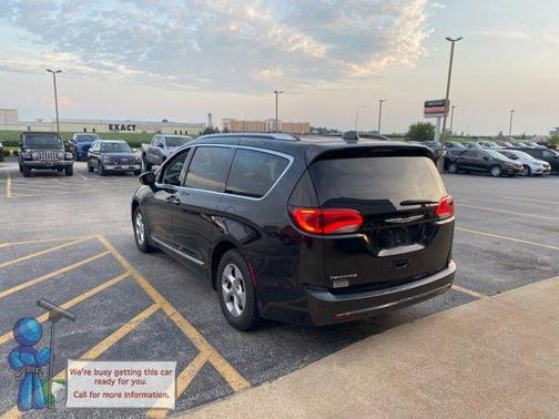 2017 Chrysler Pacifica Touring-L Plus