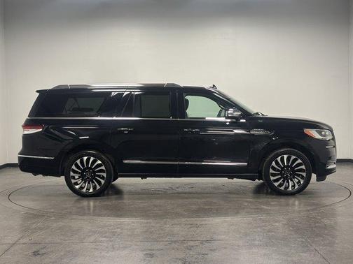 2022 Lincoln Navigator L Black Label