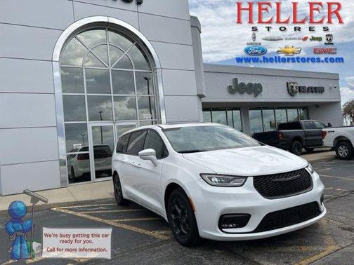 Bright White Clearcoat 2022 Chrysler Pacifica Hybrid Limited
