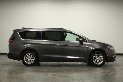 2022 Chrysler Pacifica Touring-L