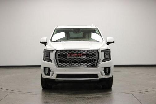 White Frost Tri-Coat 2023 GMC Yukon XL Denali