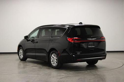 Diamond Black 2024 Chrysler Pacifica Touring-L