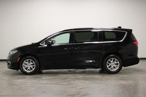 Diamond Black 2024 Chrysler Pacifica Touring-L