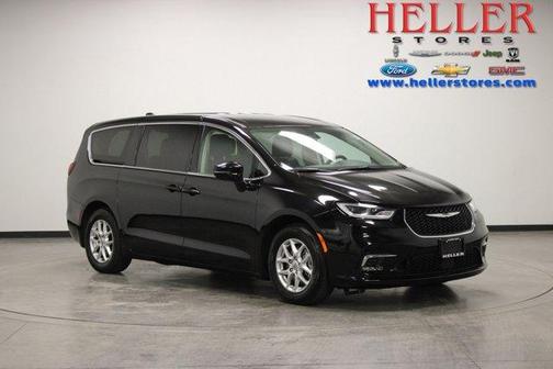 Diamond Black 2024 Chrysler Pacifica Touring-L