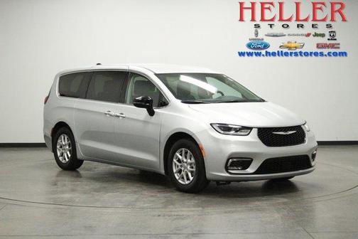 Silver Mist Clearcoat 2024 Chrysler Pacifica Touring-L