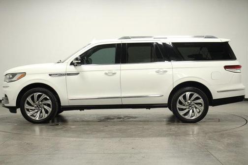 2023 Lincoln Navigator L Reserve