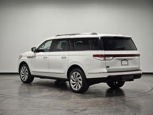 2023 Lincoln Navigator L Reserve
