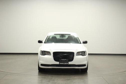 2022 Chrysler 300 Touring