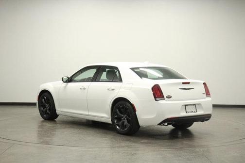 2022 Chrysler 300 Touring