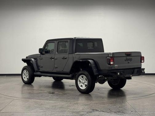 2022 Jeep Gladiator Sport