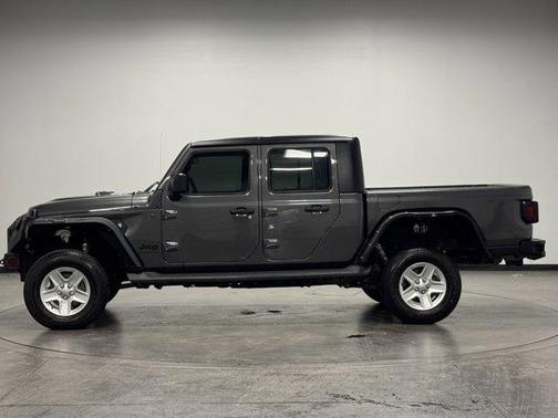 2022 Jeep Gladiator Sport