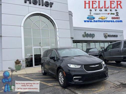 2025 Chrysler Pacifica Select