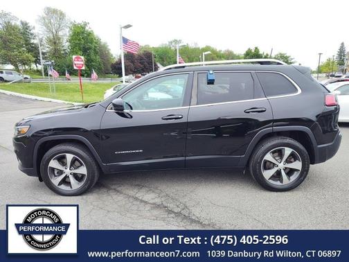 Diamond Black Crystal Pearlcoat 2019 Jeep Cherokee Limited