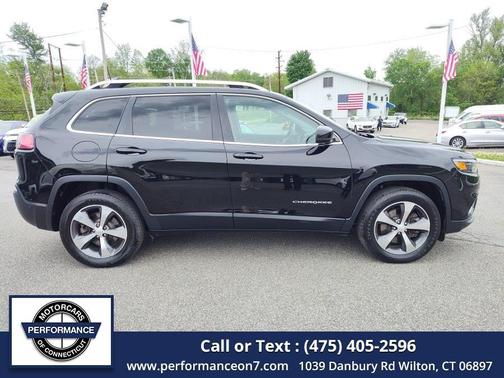 Diamond Black Crystal Pearlcoat 2019 Jeep Cherokee Limited