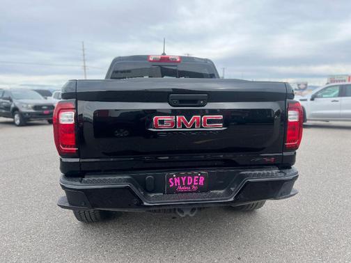 Onyx Black 2024 GMC Canyon AT4