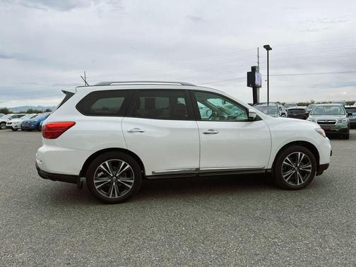 2017 Nissan Pathfinder Platinum