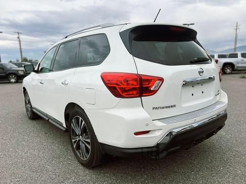 2017 Nissan Pathfinder Platinum