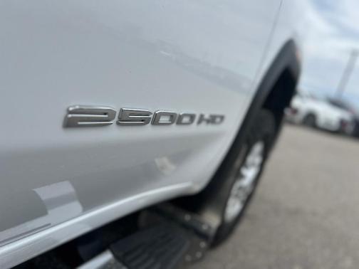 Summit White 2022 GMC Sierra 2500 SLE