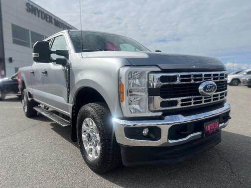 Iconic Silver Metallic 2023 Ford F-250 XLT