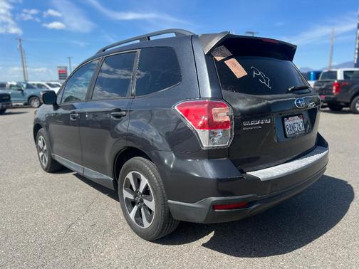 Dark Gray Metallic 2018 Subaru Forester 2.5i Premium