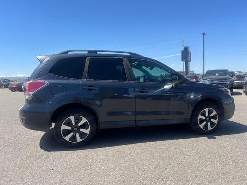 Dark Gray Metallic 2018 Subaru Forester 2.5i Premium