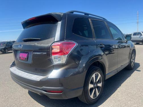 Dark Gray Metallic 2018 Subaru Forester 2.5i Premium