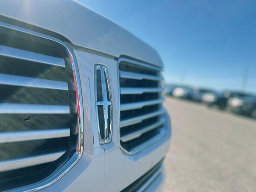 2016 Lincoln Navigator Select