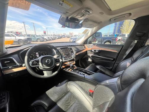 Gray Metallic 2017 Volvo XC90 T6 Inscription