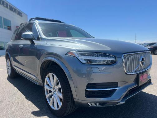 Gray Metallic 2017 Volvo XC90 T6 Inscription