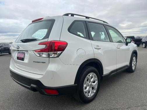 Crystal White Pearl 2023 Subaru Forester