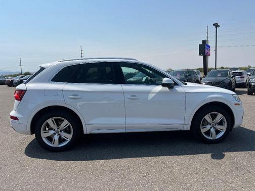 2018 Audi Q5 2.0T Premium Plus