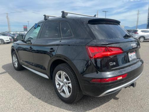 Brilliant Black 2018 Audi Q5 2.0T Premium