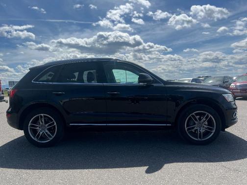 Brilliant Black 2016 Audi Q5 2.0T Premium Plus