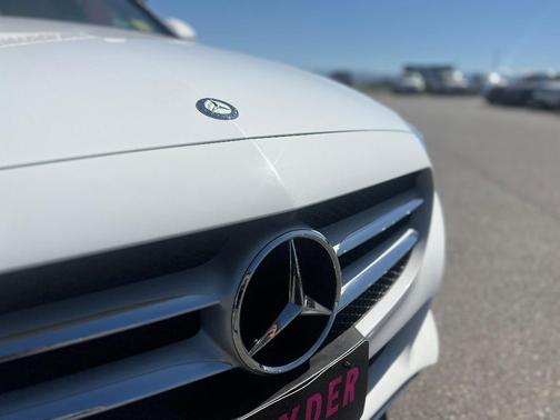 Polar White 2016 Mercedes-Benz C-Class