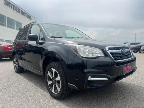 Crystal Black Silica 2017 Subaru Forester 2.5i Premium