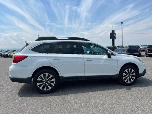 Crystal White Pearl 2017 Subaru Outback 2.5i Limited