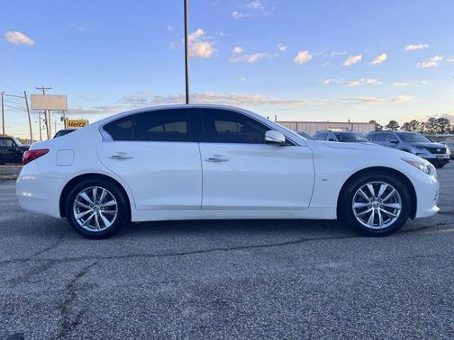 2014 INFINITI Q50 Premium