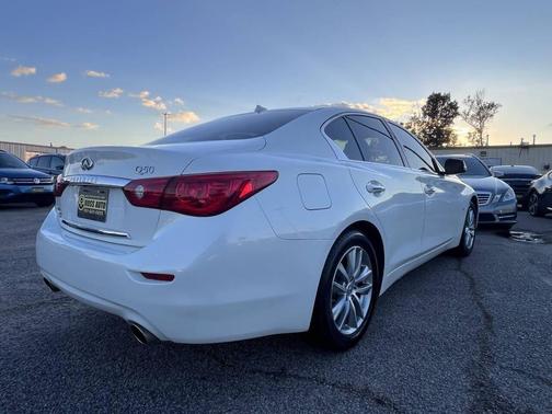 2014 INFINITI Q50 Premium
