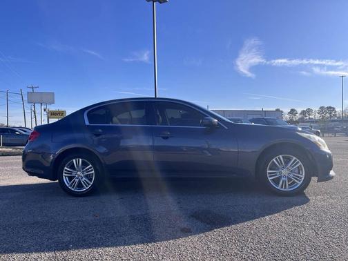 2011 INFINITI G37x Base