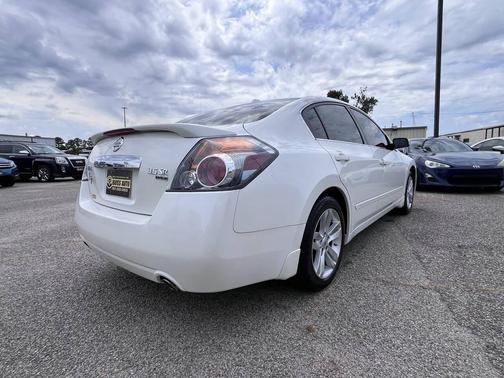 2010 Nissan Altima 3.5 SR