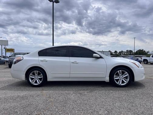 2010 Nissan Altima 3.5 SR