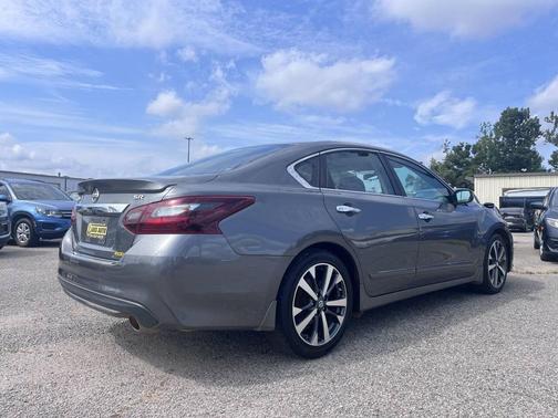 2017 Nissan Altima 2.5 SR