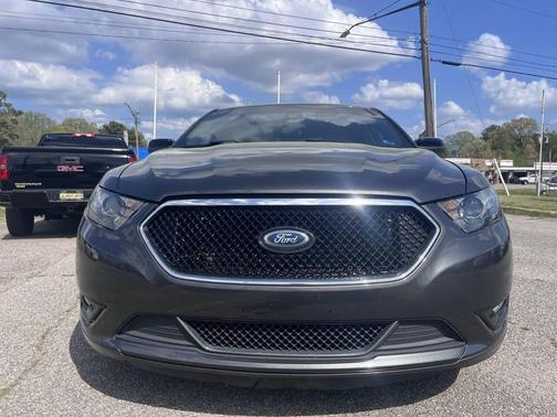 Magnetic Metallic 2018 Ford Taurus SHO