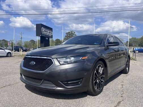 Magnetic Metallic 2018 Ford Taurus SHO