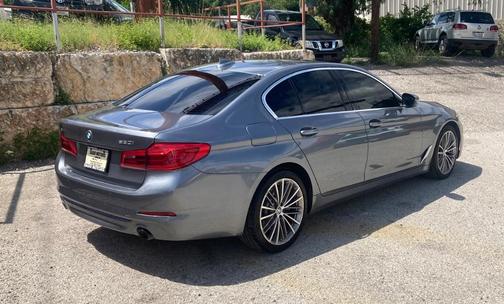 Gray 2019 BMW 530 i xDrive